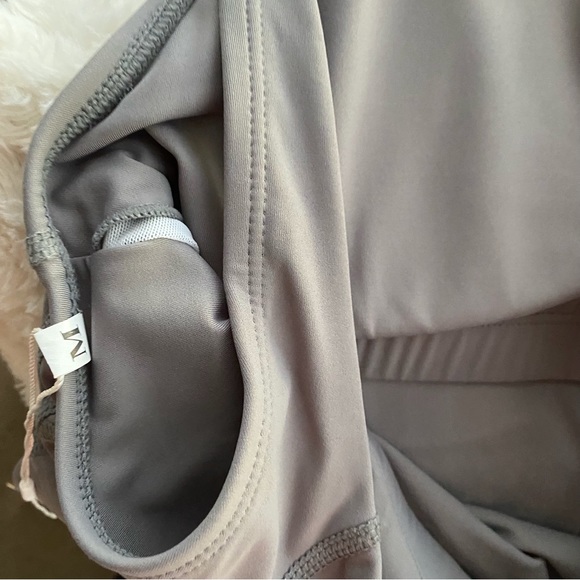 Woman’s Gray V Neck Tank,Cami Workout Yoga Built In Shelf Bra Size M - Picture 11 of 13